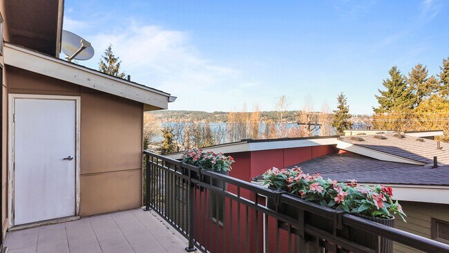Building Photo - 3bd/2.5ba Seattle Townhome