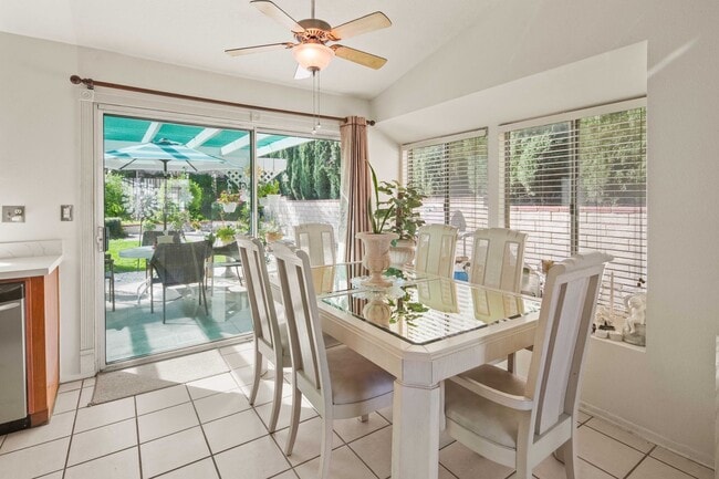 Building Photo - Wonderful Single Story Home with Great Yard in Santa Clarita!