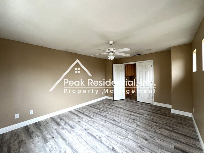 Building Photo - Beautiful Empire Ranch 5bd/3ba Home with 3 Car Garage - Must See
