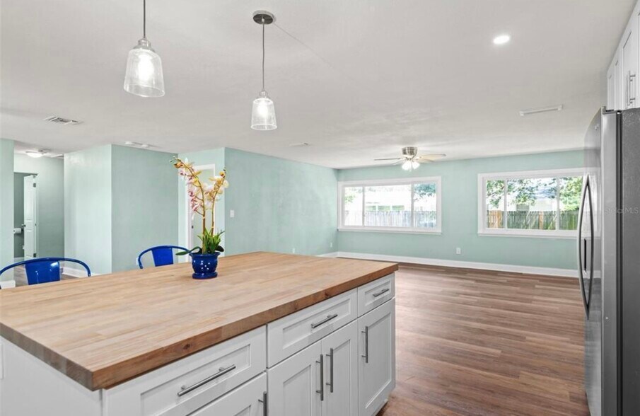 Building Photo - 11615 Park Blvd