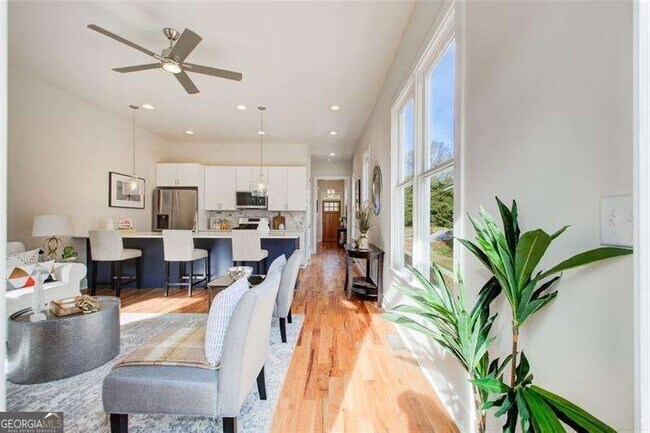 Building Photo - 1240 Oakland Terrace SW