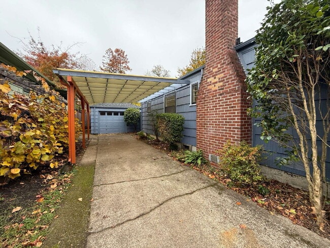 Building Photo - 2375 Onyx St