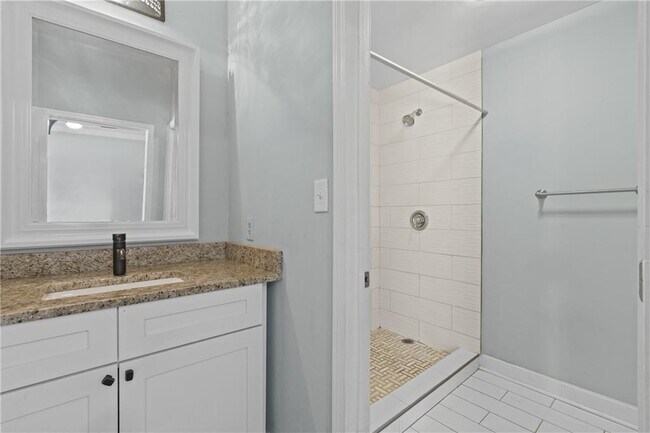 Building Photo - 2161 Peachtree Rd NE