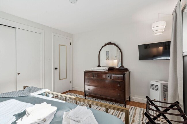 Building Photo - 171 Brackett Rd