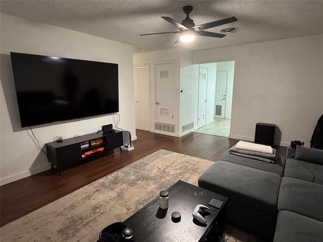 Building Photo - 2342 Westwood Dr