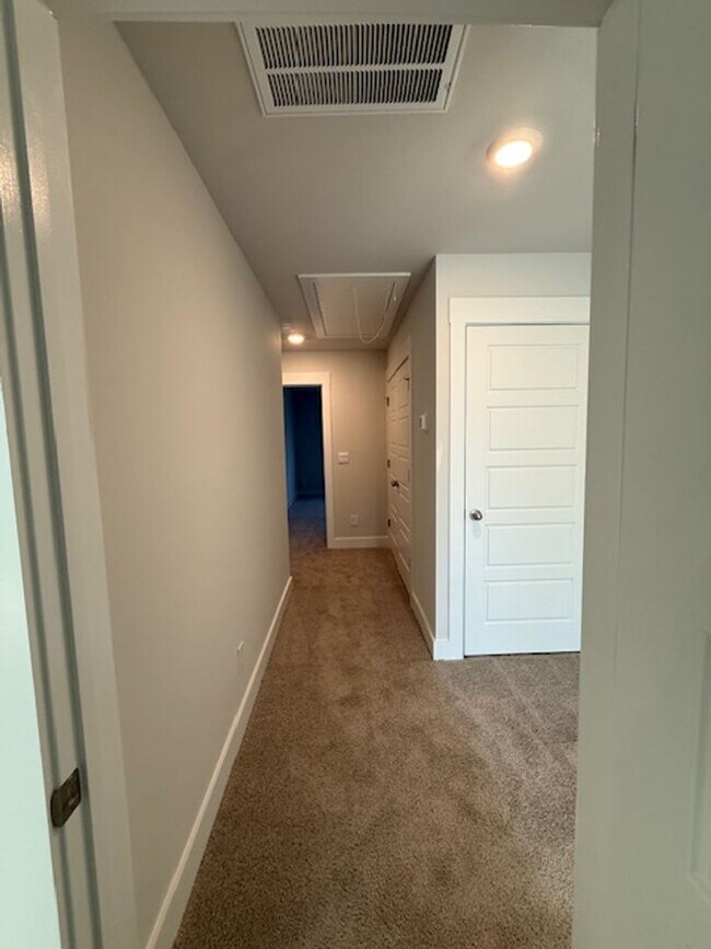 Building Photo - Be the first to Live in This Brand-New Townhome!