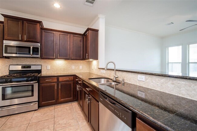 Building Photo - 6731 Trinity Trail Ln