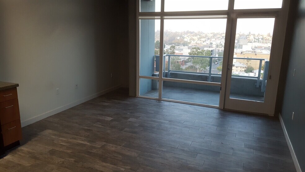 Studio - 1080 Park Blvd