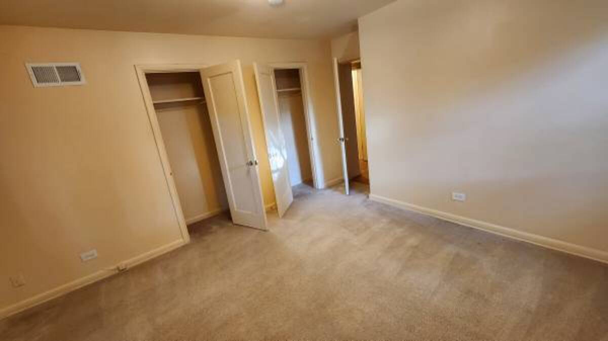 Mst Bdrm 1 - 4828 E 19th Ave