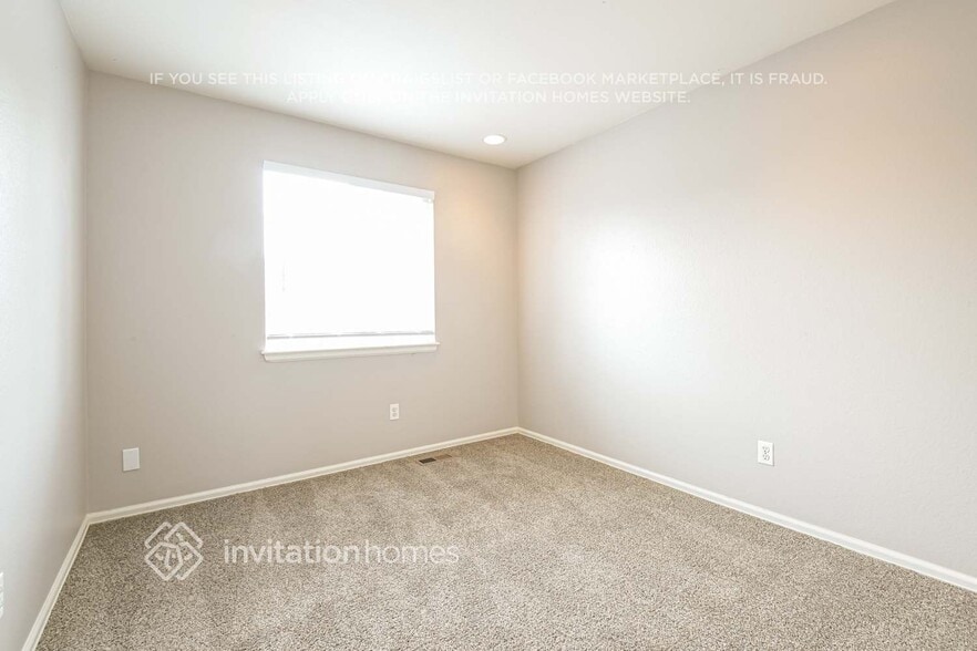 Building Photo - 13544 N Pecos St
