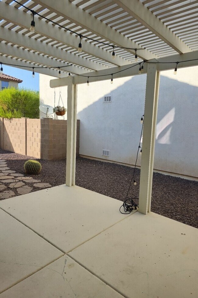 Building Photo - Charming 3BR House in Buckeye