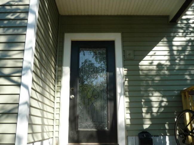 Building Photo - 27 Buttonwood St