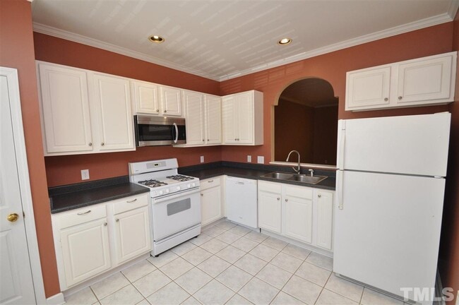 Building Photo - 2222 Trailwood Valley Cir