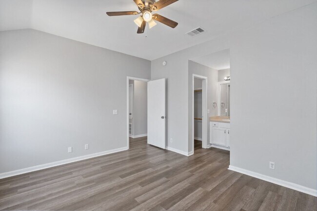 Building Photo - 3301 El Salido Pkwy