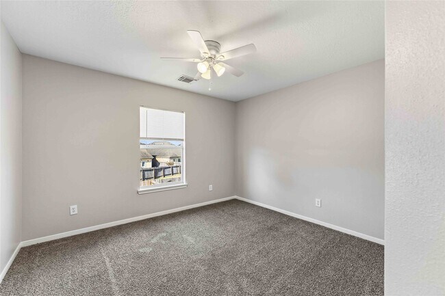 Building Photo - 3310 Bremerton Falls Dr