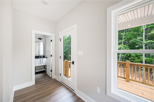 Building Photo - 415 Kershaw Dr