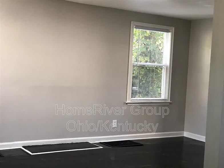 Building Photo - 2369 Taylor Ave