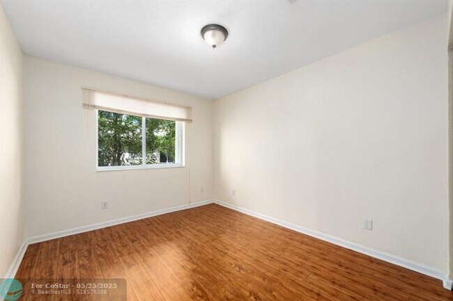 Building Photo - 8462 NW 40th St