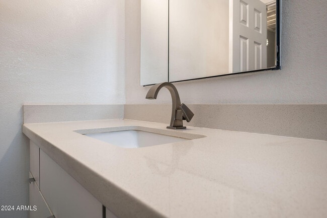 Building Photo - 512 E Roanoke Ave