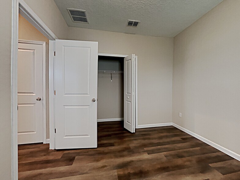 Building Photo - 123 Edge Pk Trl