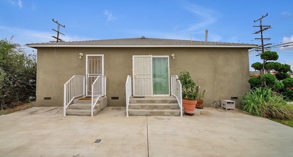 Building Photo - 16711 S Berendo Ave
