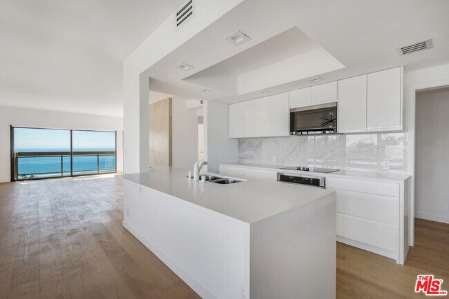 Building Photo - 801 Ocean Ave