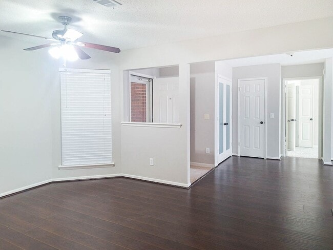 Building Photo - 175 Sylvan Forest Dr