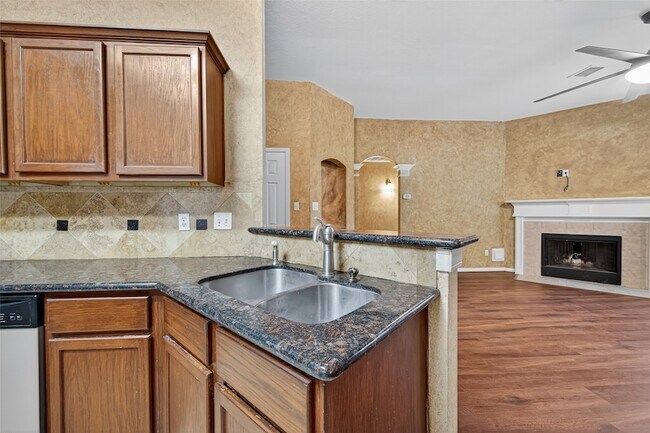 Building Photo - 307 Roans Prairie Ln