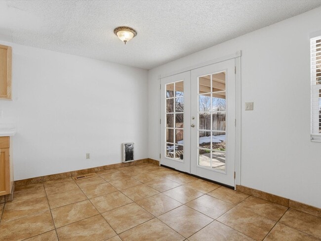 Building Photo - Upgraded Sparks Home