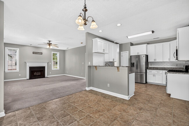 Building Photo - 217 Stagecoach Dr