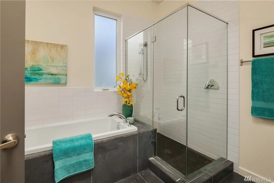 Master Bathroom - 107 19th Ave