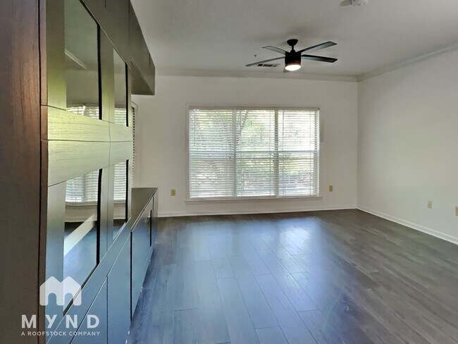 Building Photo - 4333 Dunwoody Park