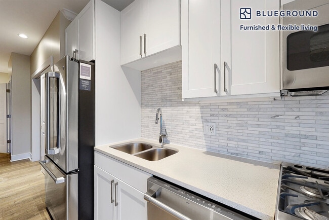 Building Photo - 80 N Central Ave