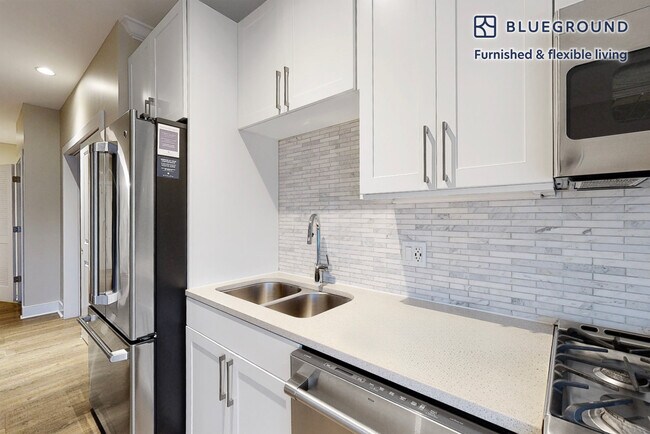 Building Photo - 80 N Central Ave