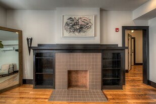 Building Photo - Colonial Hotel Apartments