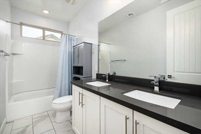 Building Photo - 25822 N 20th Ln