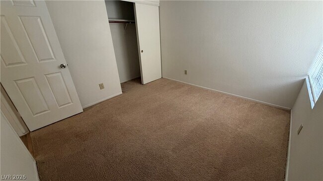 Building Photo - 1328 Maplegrove Cir