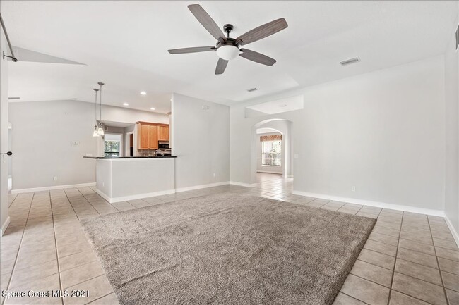 Building Photo - 5867 Treasure Ln