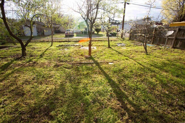 Building Photo - 5413 N Main St