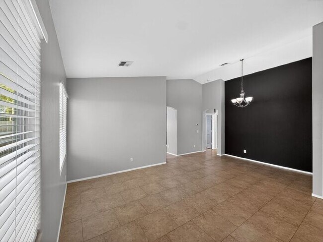 Building Photo - Single level, 4 bed 2 bath in Gilbert