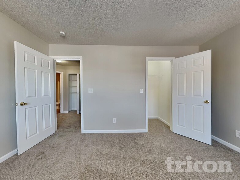 Building Photo - 7360 Old Chapel