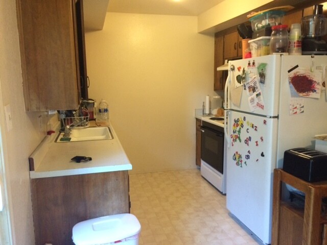 Building Photo - 5566 Tunitas Ave