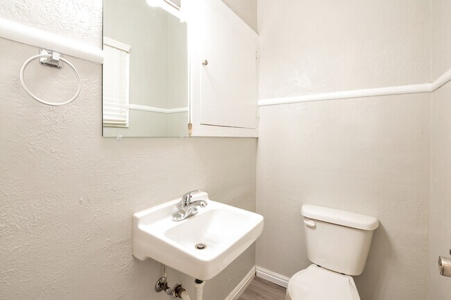 Building Photo - 263 28th St
