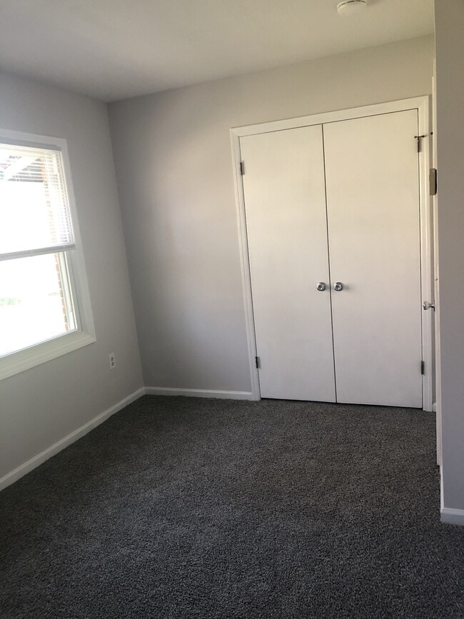 Building Photo - 462 Woodhaven Rd