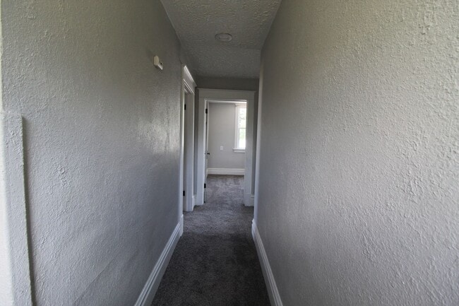 Building Photo - 1306 E Montgomery Ave