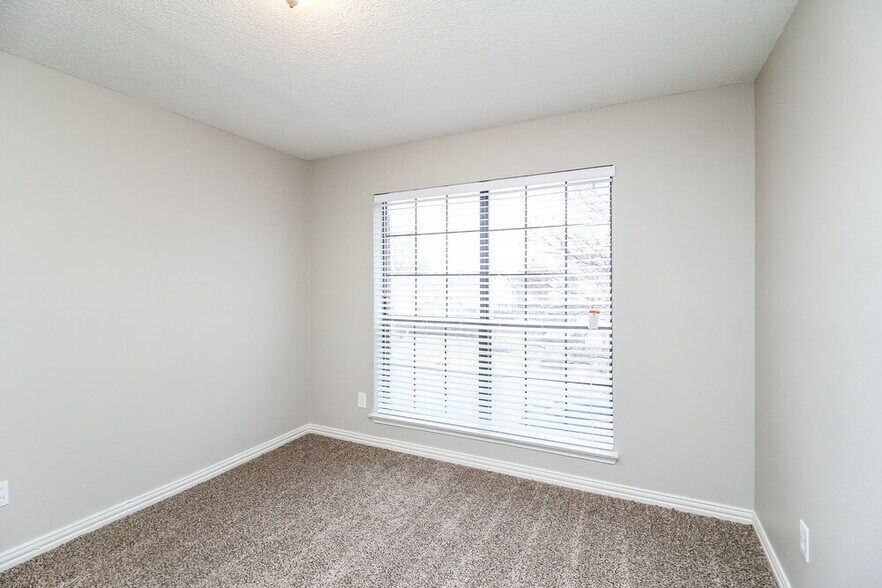 Building Photo - 802 Wyndham Pl