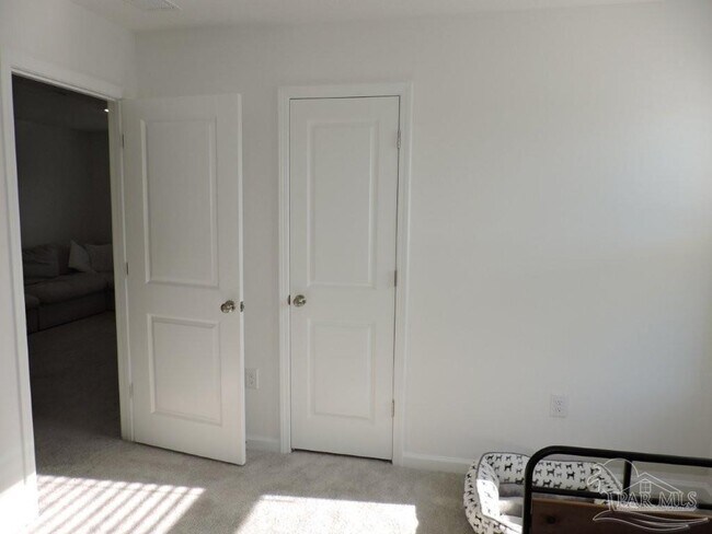 Building Photo - 4664 Carlstrom Ln