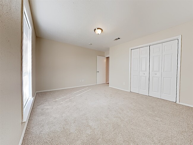 Building Photo - 6511 Grey Oaks Dr