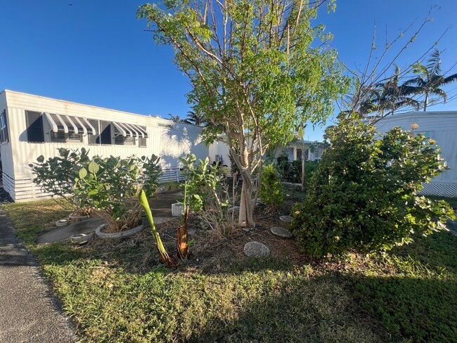 Building Photo - 21 Ruthmary Ave