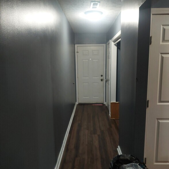 Building Photo - 915 Potter Ave